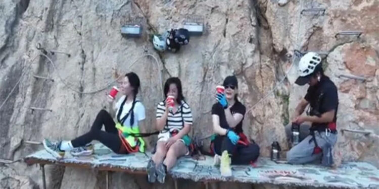 The world’s most dangerous coffee shop in China.