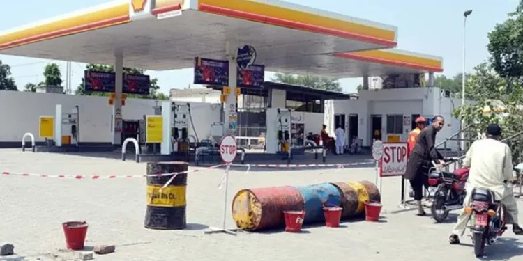 Fuel dealers warn of post-Eid strike if margins not raised