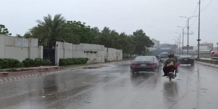 Karachi Forecast: Rain, Thunderstorms, and Gusty Winds Expected Today
