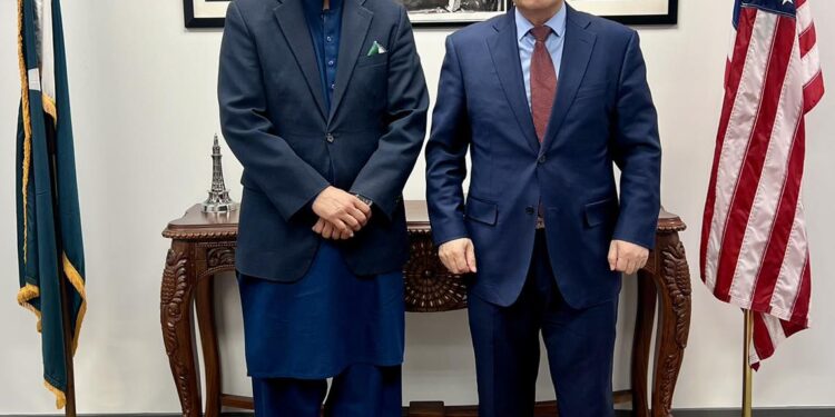 The Consul General of the People’s Republic of China, H.E. Mr. Wang Baodong, visited the Consulate General of Pakistan