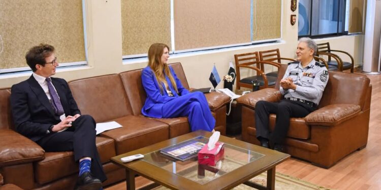 DG FIA Dr. Usman Anwar met British High Commissioner Jane Marriott at FIA Headquarters, Islamabad.