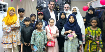 Dr. Mirza Ikhtiar Baig MNA PPP distributing Eid gifts to ailing children of Kashif Iqbal Thalassemia Center,