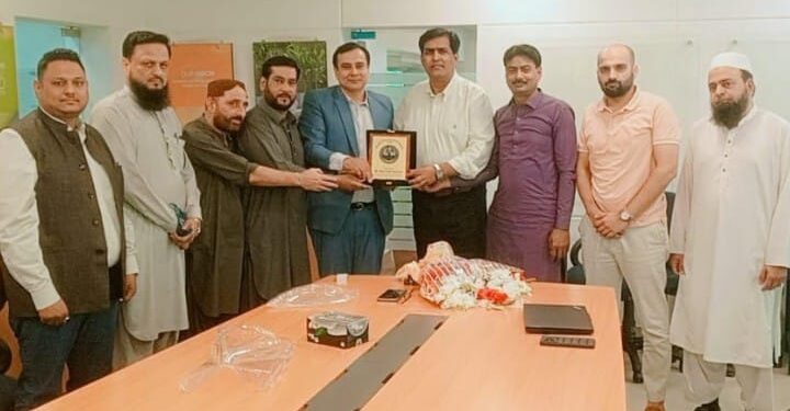 A delegation of Orangi Traders Association led by Abdul Qadir Sheikhani met with Regional Head KE Captain (R) Manzoor Ahmed Lodhi.