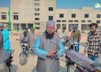 Saylani Calls for 75% Reduction in Parliamentarians’ Salaries; Announces Fuel Relief for Motorcycle-Riding Workers