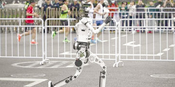 Robot makes history by breaking human runner’s record.