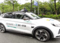 China: 100 self-driving taxis suddenly stop, passengers stranded.