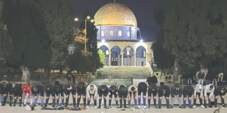 Holy Sites Reopen in Jerusalem After Truce, Emotions Run High Amid Tensions