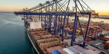 Karachi Ports See Surge as Pakistan Becomes Regional Shipping Hub Amid Gulf Conflict