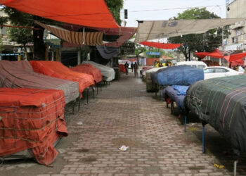 PM Shahbaz Sharif Orders Early Closure of Markets and Shopping Malls Nationwide