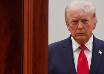 Trump Warns of Escalation as Fragile Truce Tested by Israel Strikes and Oil Surge