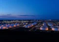 Oil Prices Rise as Fragile Ceasefire Clouds Strait of Hormuz Supply Outlook