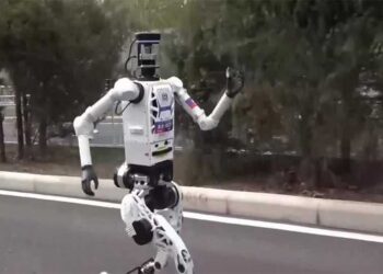 China’s Humanoid Robots Outpace Humans in Beijing Half-Marathon Showcase