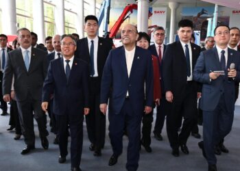 President Zardari Calls for Enhanced Pakistan-China Industrial Partnerships During Hunan Visit
