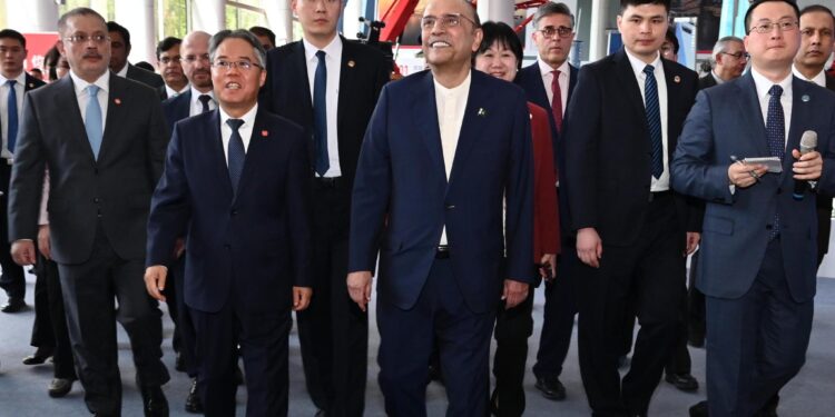 President Zardari Calls for Enhanced Pakistan-China Industrial Partnerships During Hunan Visit