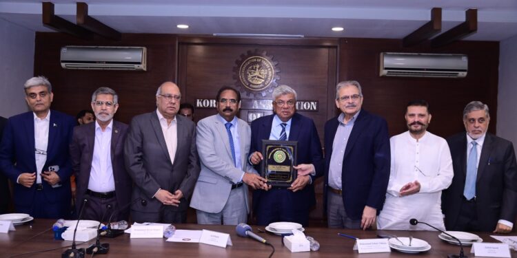 Arif Habib Plans PIA Fleet Expansion, Calls for Unified Business Action