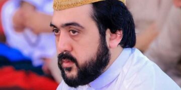 Zulfi Bukhari Expresses Grief Over Passing of Pir Syed Mehr Fareed-ul-Haq Gilani
