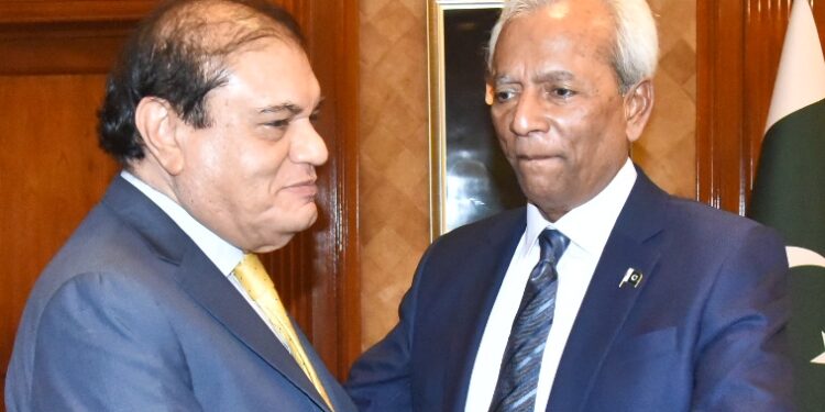 Mian Zahid Hussain Meets Sindh Governor Syed Nihal Hashmi to Discuss Business Climate