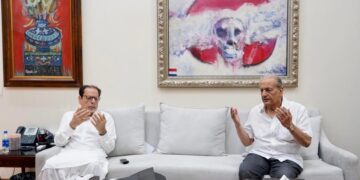 Senator Raza Rabbani Meets ACP President Mohammad Ahmed Shah, Expresses Condolences