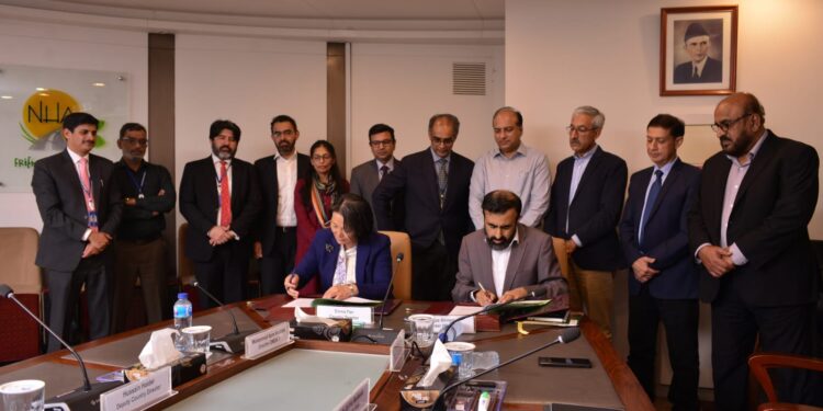 Pakistan Welcomes ADB-NHA Deal for M6 Motorway Project