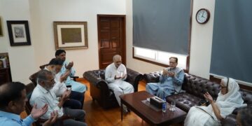 Hafiz Naeem ur Rehman and Zehra Nigah Condole Passing of ACP President’s Brother