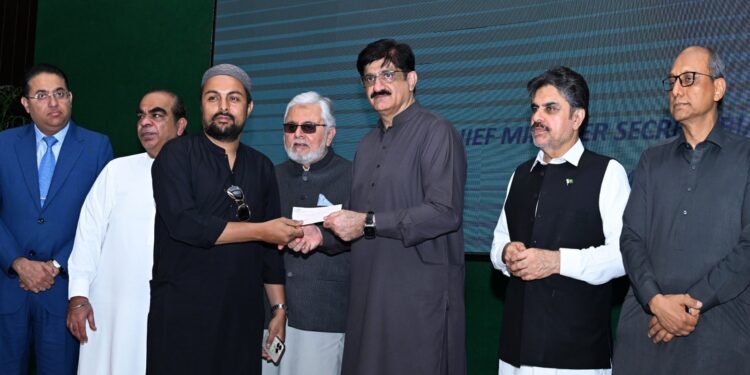 Murad Ali Shah Announces Rs7bn Relief Package for Gul Plaza Victims, Distributes Rs511.7m Compensation