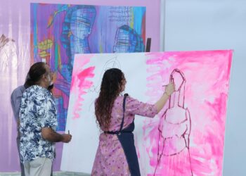 Father-Daughter Duo’s Live ‘Brush Hour’ Painting Session Praised by Art Lovers at Arts Council of Pakistan Karachi