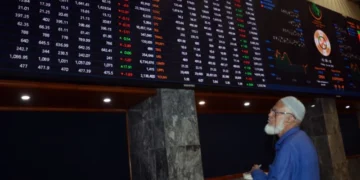 PSX Turns Bearish as KSE-100 Drops Nearly 2% Amid Geopolitical Uncertainty