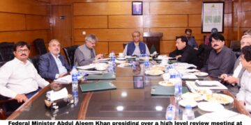 Federal Minister Abdul Aleem Khan Directs Rapid Completion of Sindh NHA Projects