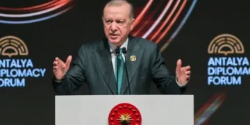 Erdogan Warns of Global Crisis, Calls for Diplomacy at Antalya Forum