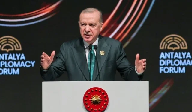Erdogan Warns of Global Crisis, Calls for Diplomacy at Antalya Forum