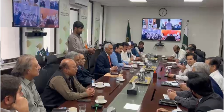 Petroleum Dealers’ Commission Issue to Be Resolved After War Situation Ends: Federal Minister for Petroleum