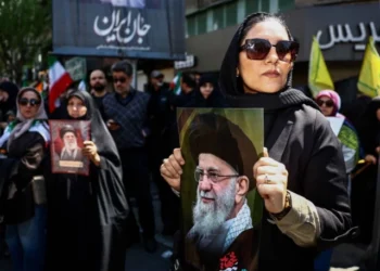 Thousands of Iranians Rally to Honor Khamenei Amid Skepticism Over Upcoming Pakistan Peace Talks