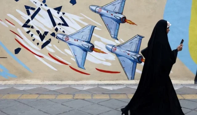 Tehran’s Wartime Murals Turn City Walls Into Canvas of Defiance Amid Iran–US–Israel Conflict