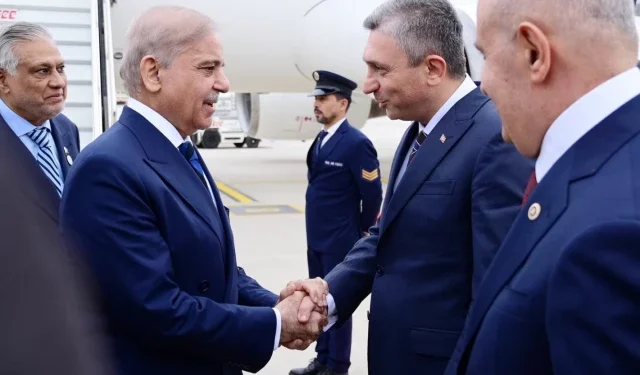 PM Shehbaz Arrives in Türkiye for Diplomacy Forum Amid Middle East Peace Efforts