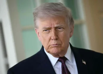 Trump Says Iran Seeking Nuclear Deal as Strait of Hormuz Tensions Escalate