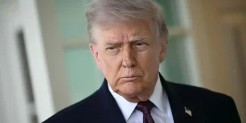 Trump Says Iran Seeking Nuclear Deal as Strait of Hormuz Tensions Escalate