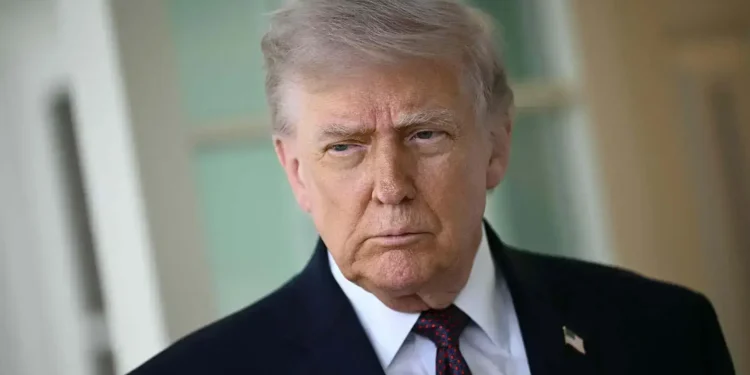 Trump Says Iran Seeking Nuclear Deal as Strait of Hormuz Tensions Escalate