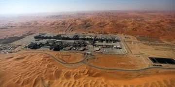 Oil Prices Rise Amid Iran Talks Uncertainty, but Weekly Losses Persist