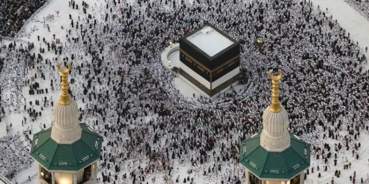Over 1.5 Million Pilgrims Gather in Makkah for Haj Amid Middle East Tensions