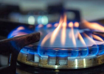 Pakistan to End Rs140 Billion Gas Cross-Subsidy by 2027 Under IMF Commitment, Shift Toward Income-Based Relief