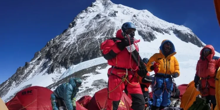 Two Indian Climbers Die on Mount Everest Amid Overcrowding Concerns