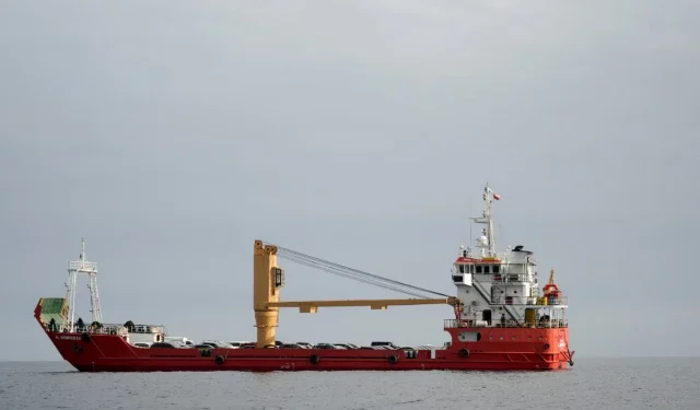 Trump Halts Strait of Hormuz Mission After Saudi Arabia Reportedly Restricts US Military Access