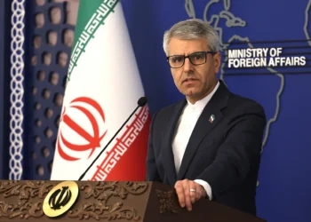 Iran Reviews U.S. Proposal as Tensions Escalate in Strait of Hormuz Amid Ongoing Conflict