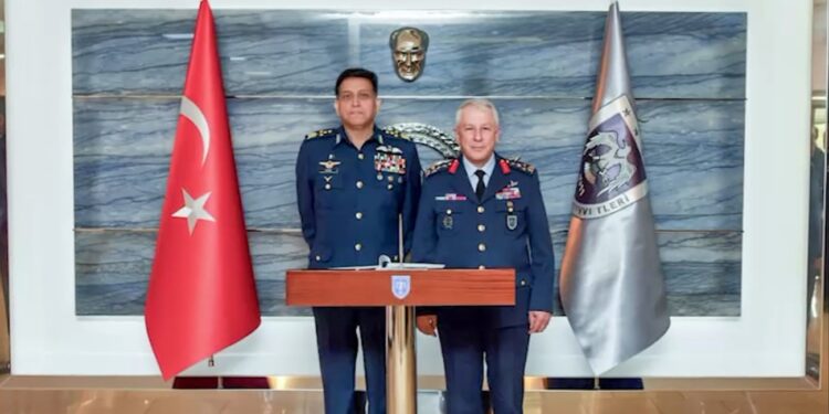 Pakistan Air Chief Holds High-Level Defence and Technology Talks in Türkiye