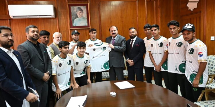 Rana Mashhood Meets Pakistan Street Children Football Team, Vows Full Support for Mexico Tournament