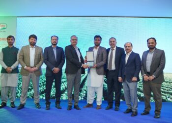 Sona Kissan Convention Held in Multan to Honor Farmers Under “Sona Sy Hy Kamyabi” Program