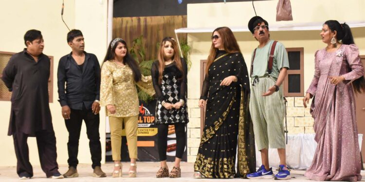 “Bakra Petrol Pe” Dominates Eid Stage in Karachi, Reviving Golden Era of Urdu Theatre