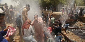 Eight Die in Karachi as Extreme Heat Claims Lives Across Multiple Areas