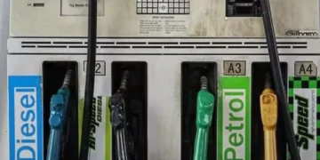 Pakistan Govt Cuts Petrol, Diesel Prices Again in Major Relief for Public