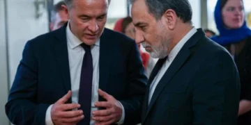 Iran Blames US ‘Maximalist Approach’ for Blocking Peace as Hormuz Crisis Deepens